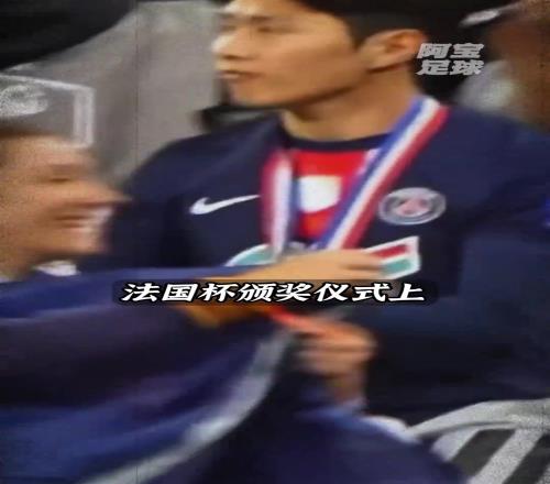李刚仁女友是韩国财阀千金难怪李刚仁敢和队长孙兴慜斗殴了