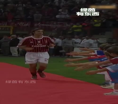 米兰球迷永远的痛！阿莱格里把皮尔洛卖给了两年后的自己