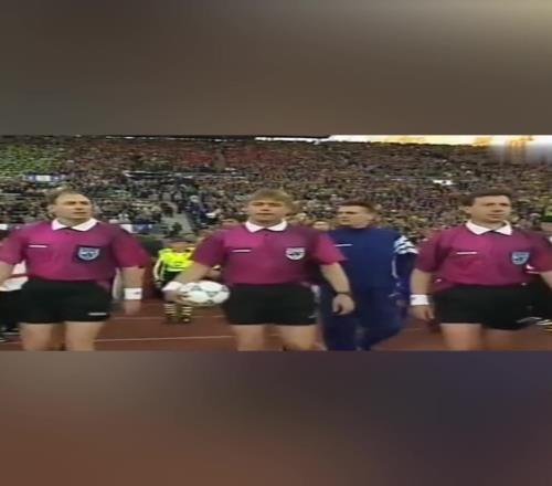 大黄蜂历史首次捧杯！1997年欧冠决赛，多特蒙德31击败尤文！