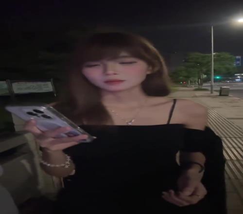 高中女足素颜都这么好看了，到了大学化点淡妆更会是绝杀