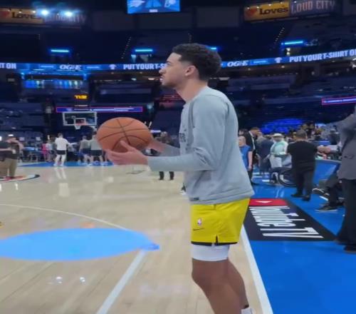 判若两顿！NBA官方赛前曾晒哈利伯顿22秒底角三分7连中