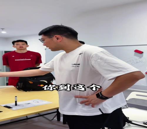 周鲁南赛前动员：在这个高度光脚不怕穿鞋的命都不要了怕什么