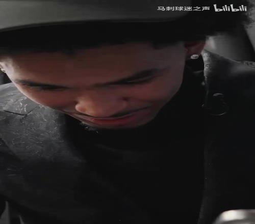 联系一下小老弟！文班亚马给榜眼秀迪伦哈珀打视频！