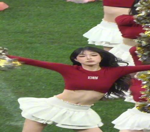 杨柳细腰小姐姐：重生之我在苏超当啦啦队