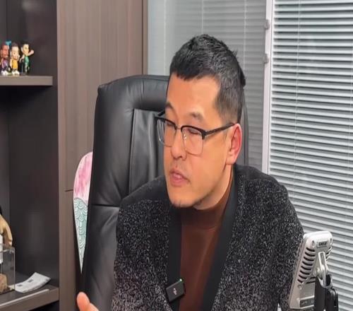 杨毅：小曾和翰森的方式完全不同翰森走的是国内传统中锋的途径