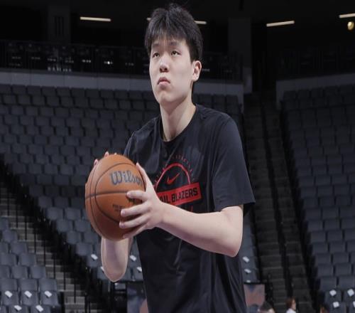 开拓者官方召回杨瀚森！全明星票数队内第3美媒感慨中国人气效应