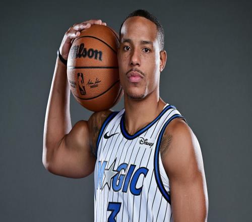 手感欠佳！贝恩15中4仅得12分&魔术6人得分上双难救主