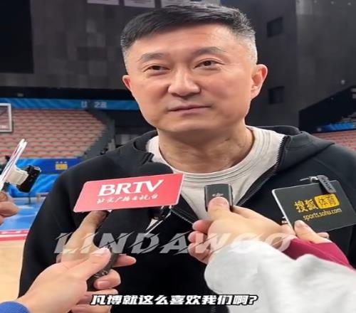 杜锋：奎因腿部受伤去医院复查无缘京粤大战调侃曾凡博复出首秀