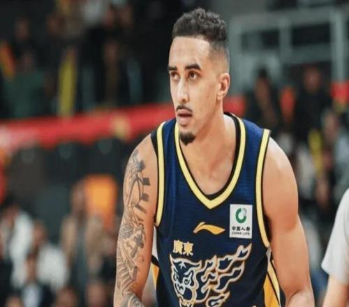 广东险胜深圳！双小外合砍54分，焦泊乔杜润旺精准，胡明轩副作用