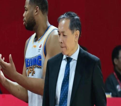 许利民发布会暴怒11分钟称有球员耍大牌、打球吊儿郎当意有所指