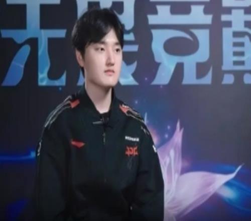 Peyz：Zhuo给我的感觉很冷静，我们继续发展成好的下路