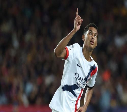 斯基拉：大巴黎正在与马尤鲁进行续约谈判，双方接近达成一致