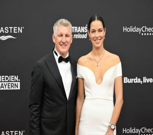 结束9年婚姻小猪和伊万诺维奇因“不可调和的分歧”离婚