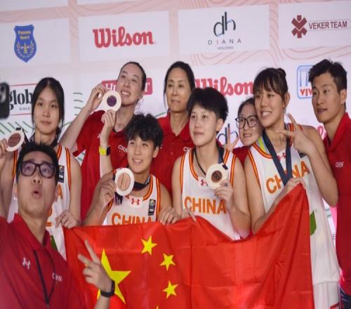 媒体人：国内U19打法最接近田中心的是湖北队的王嘉欣
