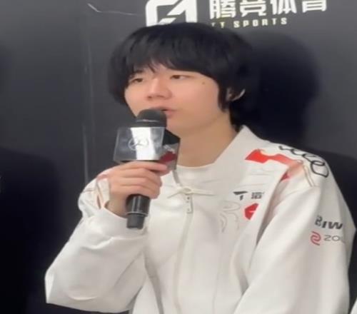 等到花儿都谢了！Crisp：比赛都打完了不知道要让我等多久