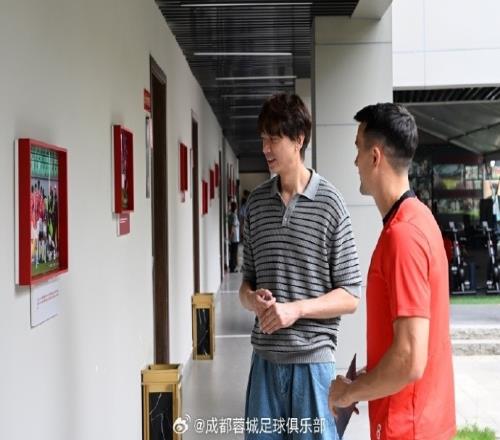 成都蓉城苏见信：足球与音乐的精彩邂逅