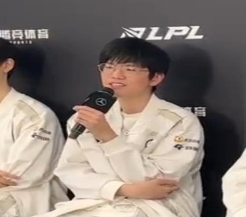 玩上兵法了！Jiejie：第二局亮盲僧是为了给对面点压力没想选