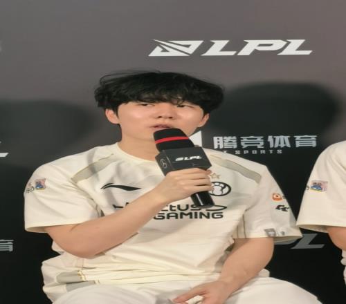 要不你们还是别运营了！Rookie：第一把运营失误第三把我们送了