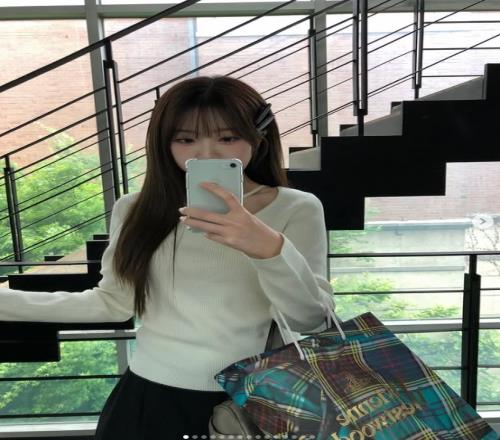 LCK女主持晒照：快乐工作、玩耍、快乐结束的五月日常合集