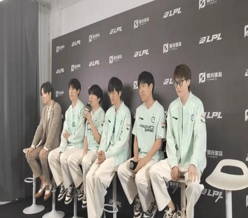 原来我没赢过Xiaohu！被告知自己首次在BO5战胜Xiaohu，Rookie：一直以来吗