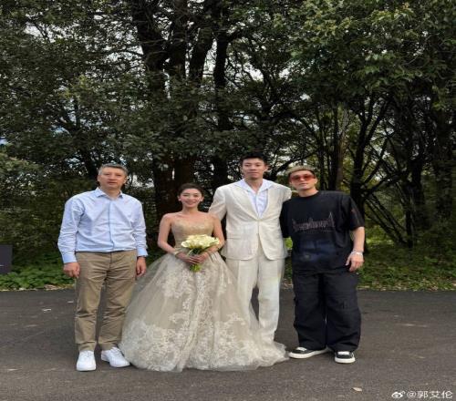 百年好合！张镇麟举办婚礼郭士强和郭艾伦到场祝贺