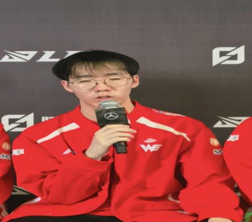 哥哥对线给不到压力啊！Taeyoon：对自己的对线很自信才玩小火龙