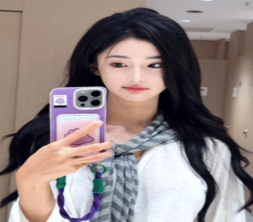 纯情大学生！解说诗诗晒照：翻斗花园有棵树我叫美女请记住