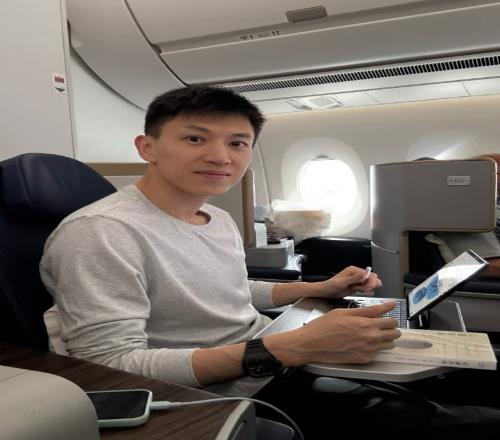 下一站会是哪里刘晓宇晒登机照：出发去学习欧洲篮球