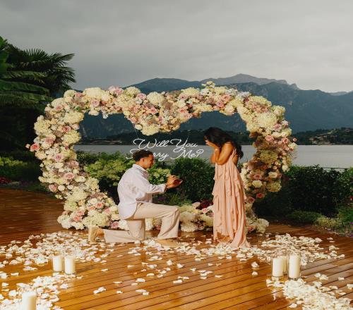 太子妃答应了红军太子琼斯求婚女友成功！