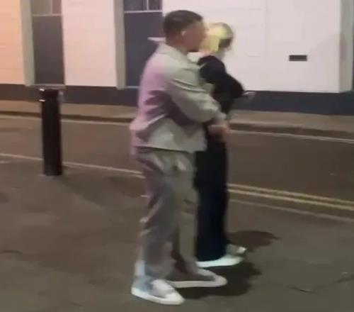共度良宵太阳报：特里皮尔被曝和艳星深夜出行，将和妻子离婚