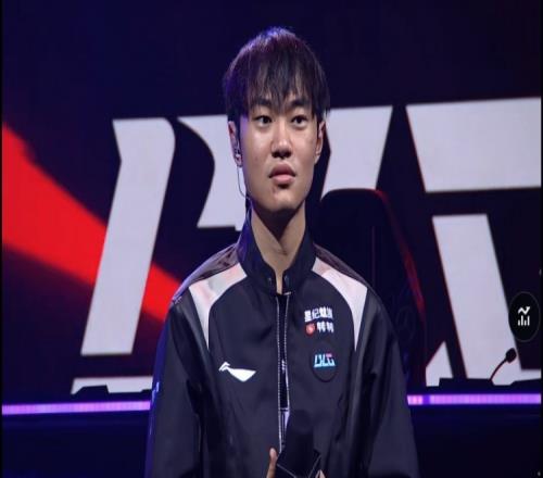 Knight：我觉得北川非常有潜力，就缺大赛经验，就一步一步陪他打