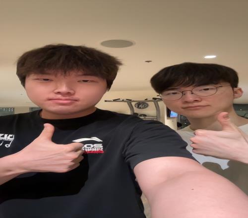 FakervsBin！BLG上单Bin在抖音晒出与五冠王Faker合影