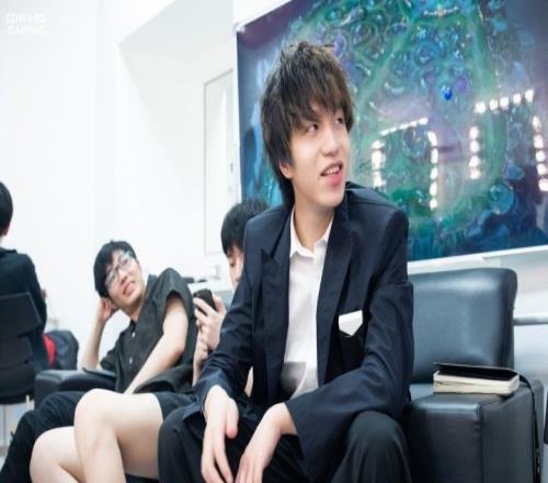 Clearlove执教EDG成绩一览：首秀德杯亚军，去年带队春夏皆倒数