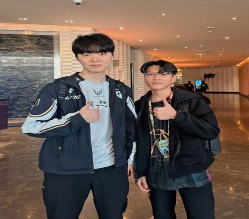 GAM分享队员与Chovy合照：第一名，超乎想象的中单选手