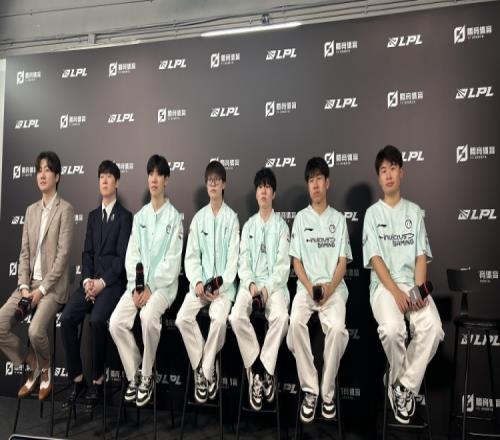 iG赛后群访教练：今天的比赛内容展现出了我们的主动性很欣慰