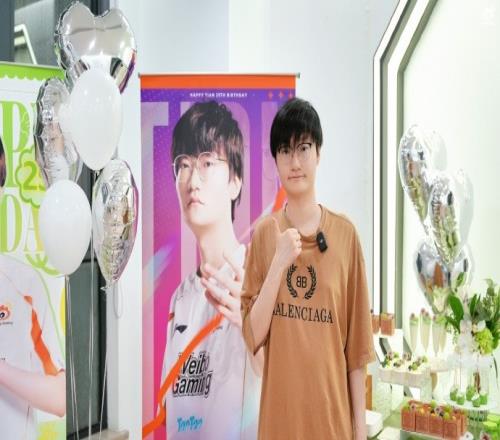 WBG分享Tian生日返图：盛夏炽热，天光破晓指引胜利的方向