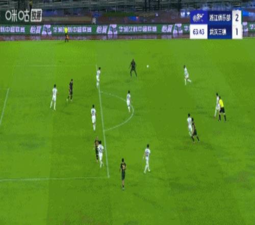 赛季第11球！王钰栋中路后插上+头球破门，进球后滑跪庆祝