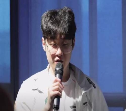 Zeus：一直输给GEN和T1很对不起粉丝们会以赢下他们为目标努力的