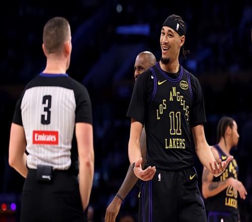 莫名其妙！湖人先发中锋的状态上去了，替补中锋的状态又下来了