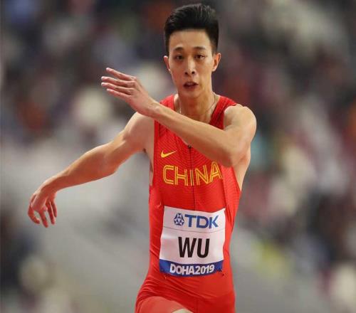 破亚洲纪录夺冠！中国又一30岁三级跳远王牌崛起：他是全红婵校友