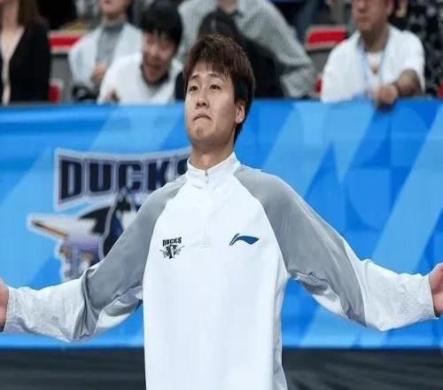 许利民曝赵睿大概2月复出，北京关键球恐连崩，为世预赛做准备了