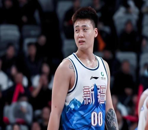 究竟多少钱疆媒和京媒关于赵睿转会费说法矛盾CBA何时能透明