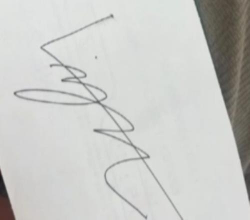 要来中国了！韩网粉丝晒照：在机场遇到了Viper要了签名