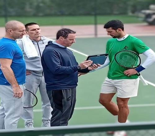 德约为25冠聘请运动生理学专家加入团队，网友感叹其超高自我要求