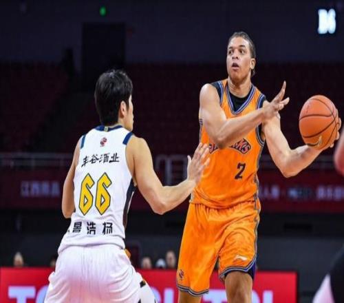 CBA最新消息！顶级大外援加盟北京首钢，上海男篮主力外援受伤