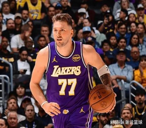 湖人队友有多差两数据全靠东契奇支撑，替补加起来不如对手一将