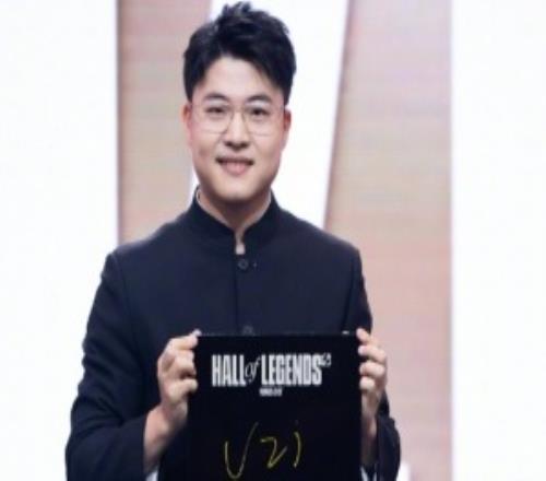 私下解决昊恺威胁UZI后UZI于9点12分登上微博但未进行任何回应！