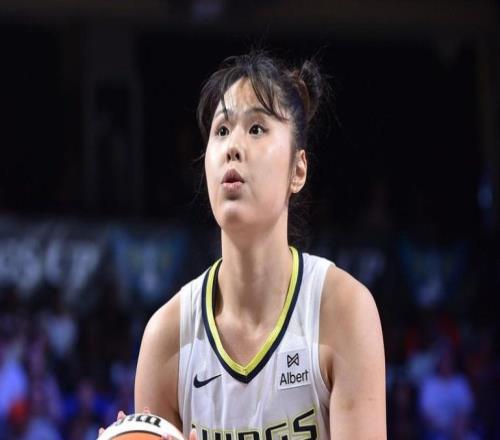 李月汝首秀只剩4天！女篮新年集训赶不上左膝护具已取负重无压力