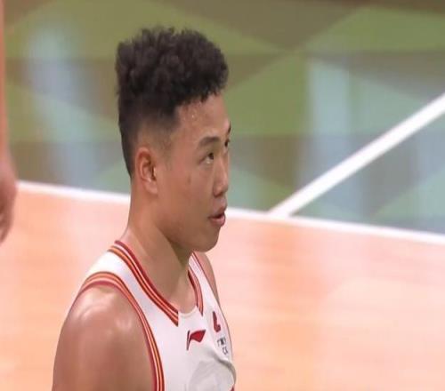 状态爆棚！贺希宁32+9率队双杀辽宁末节独揽13分接管比赛