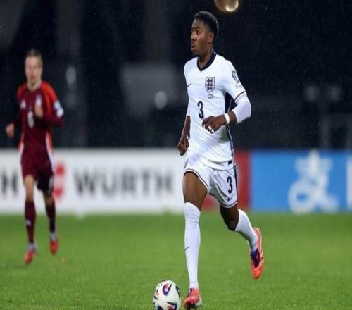 TA：图赫尔亲自致电斯凯利告诉他不会入选，但谈话很积极